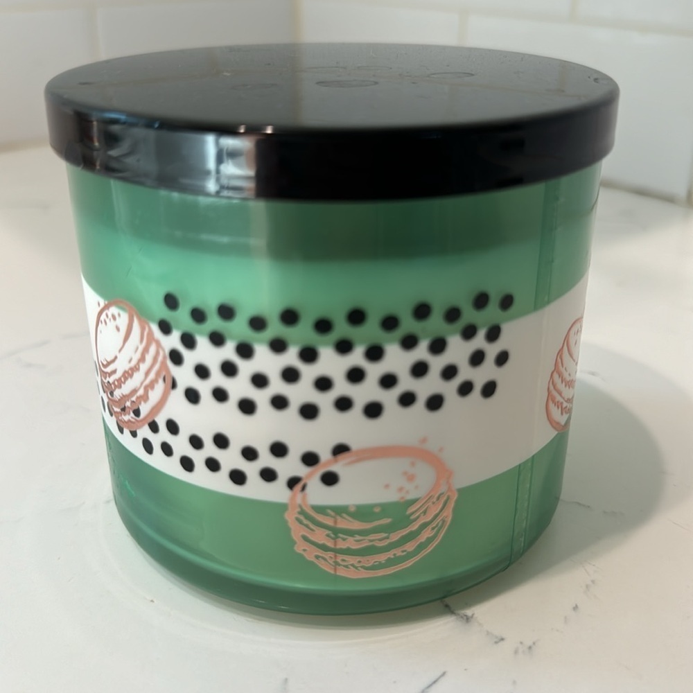 BATH & BODY WORKS 3 WICK CANDLE W/LID in the NEW-EMILY IN PARIS "MACARON CLOUD" - Picture 3 of 8